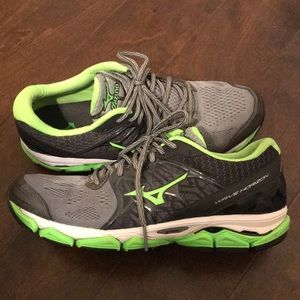 Men’s Mizuno Wave Horizon Size 12